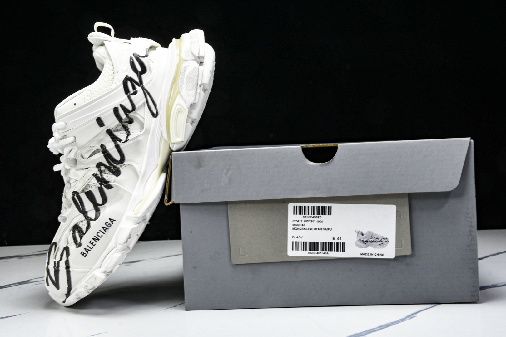 巴黎 尺码35-46

纯原出品-Balenciaga Triple S 巴黎世家 3.0 白黑英文字母