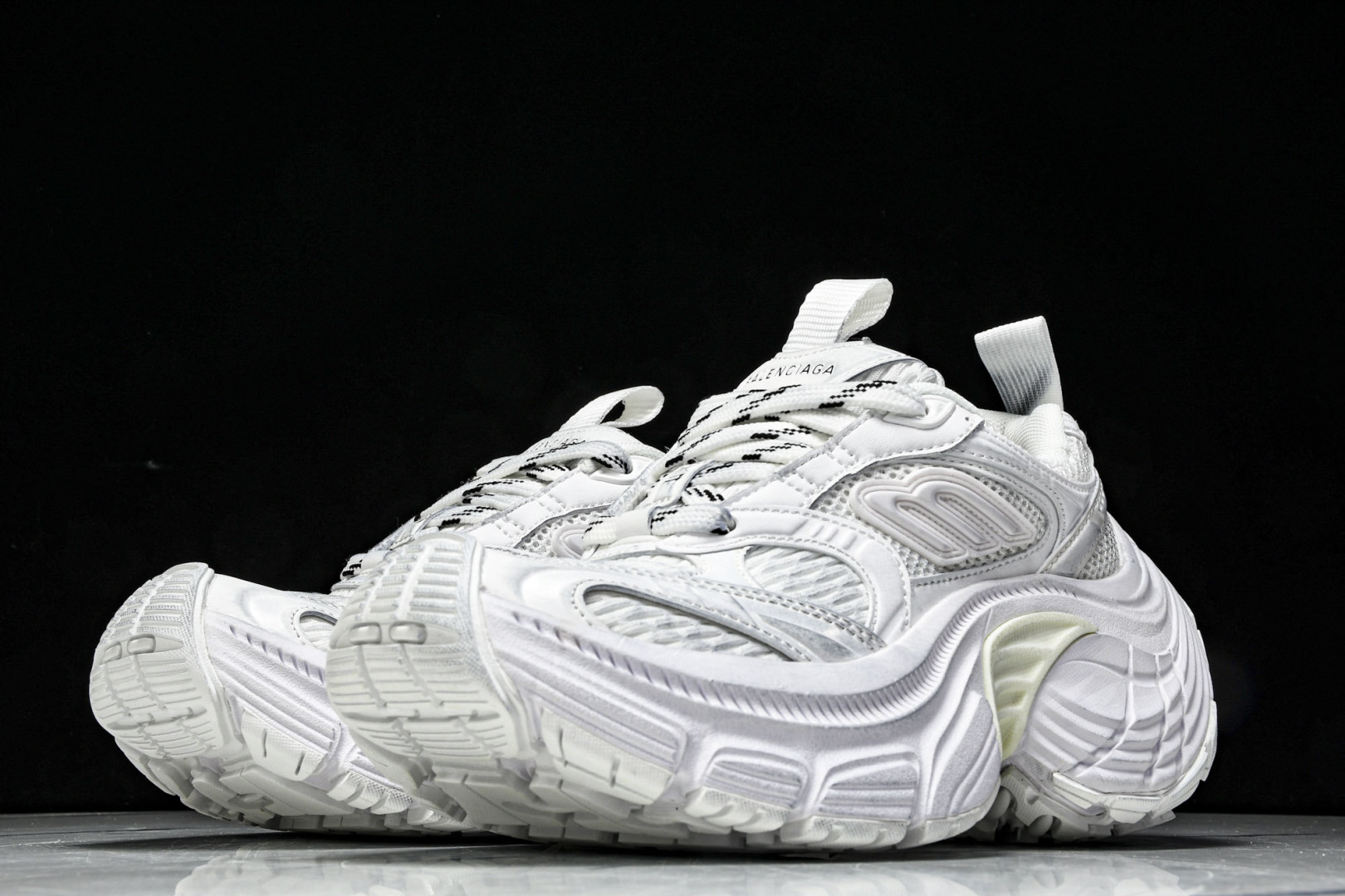 巴黎 尺码35-46

纯原出品-Balenciaga 12XL 白色 老爹鞋 W2MY2 9000 Y