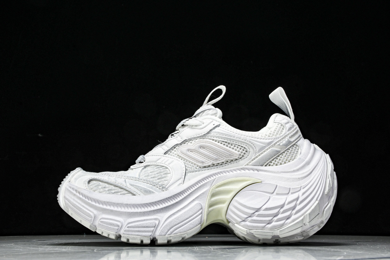 巴黎 尺码35-46

纯原出品-Balenciaga 12XL 白色 老爹鞋 W2MY2 9000 Y