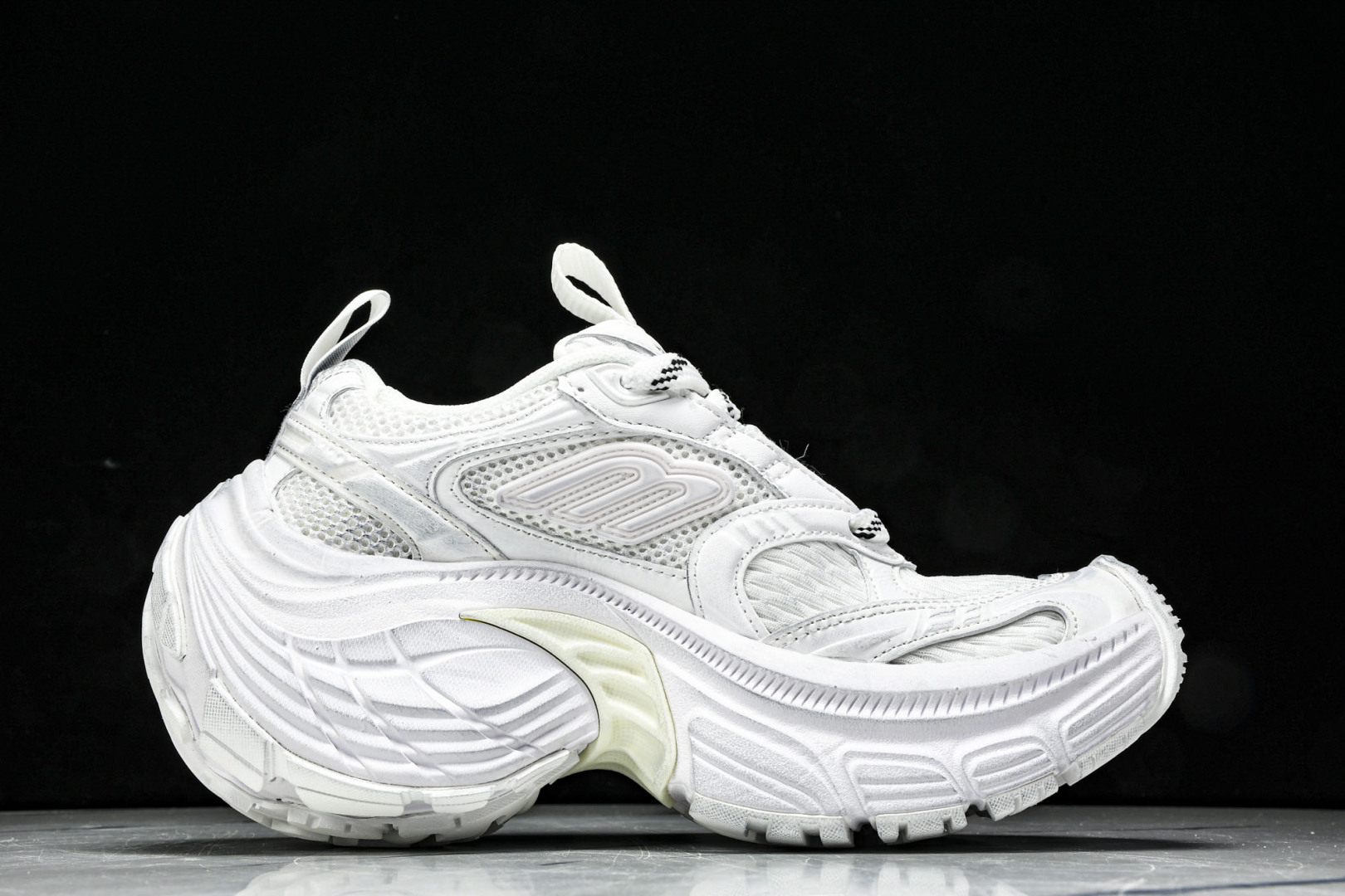 巴黎 尺码35-46

纯原出品-Balenciaga 12XL 白色 老爹鞋 W2MY2 9000 Y