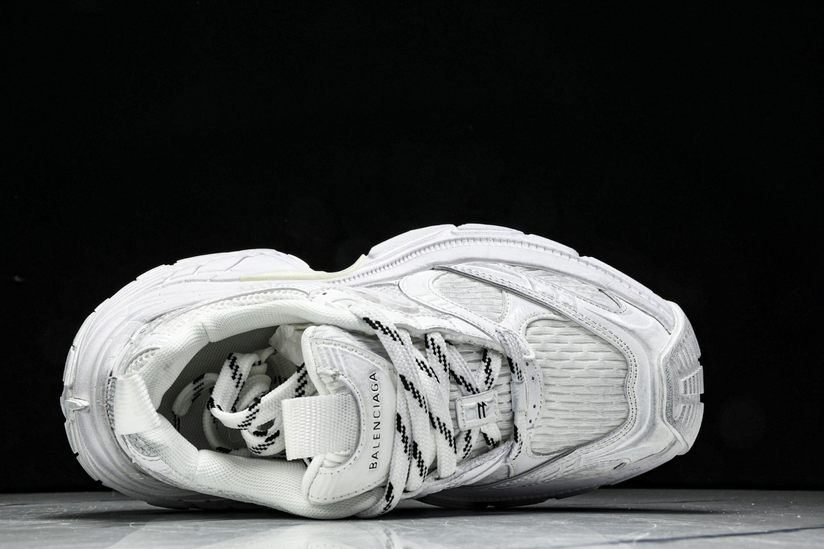 巴黎 尺码35-46

纯原出品-Balenciaga 12XL 白色 老爹鞋 W2MY2 9000 Y