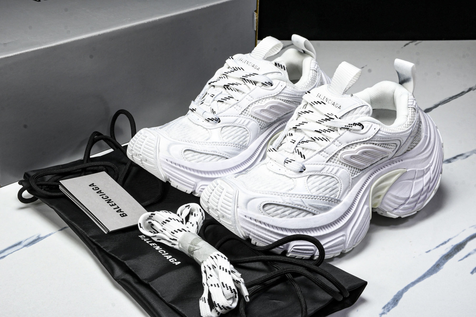 巴黎 尺码35-46

纯原出品-Balenciaga 12XL 白色 老爹鞋 W2MY2 9000 Y
