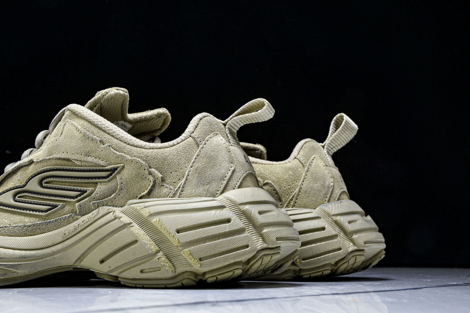 巴黎 尺码35-46

纯原出品-Balenciaga 巴黎世家 16代 MONDAY 卡其色 老爹鞋 