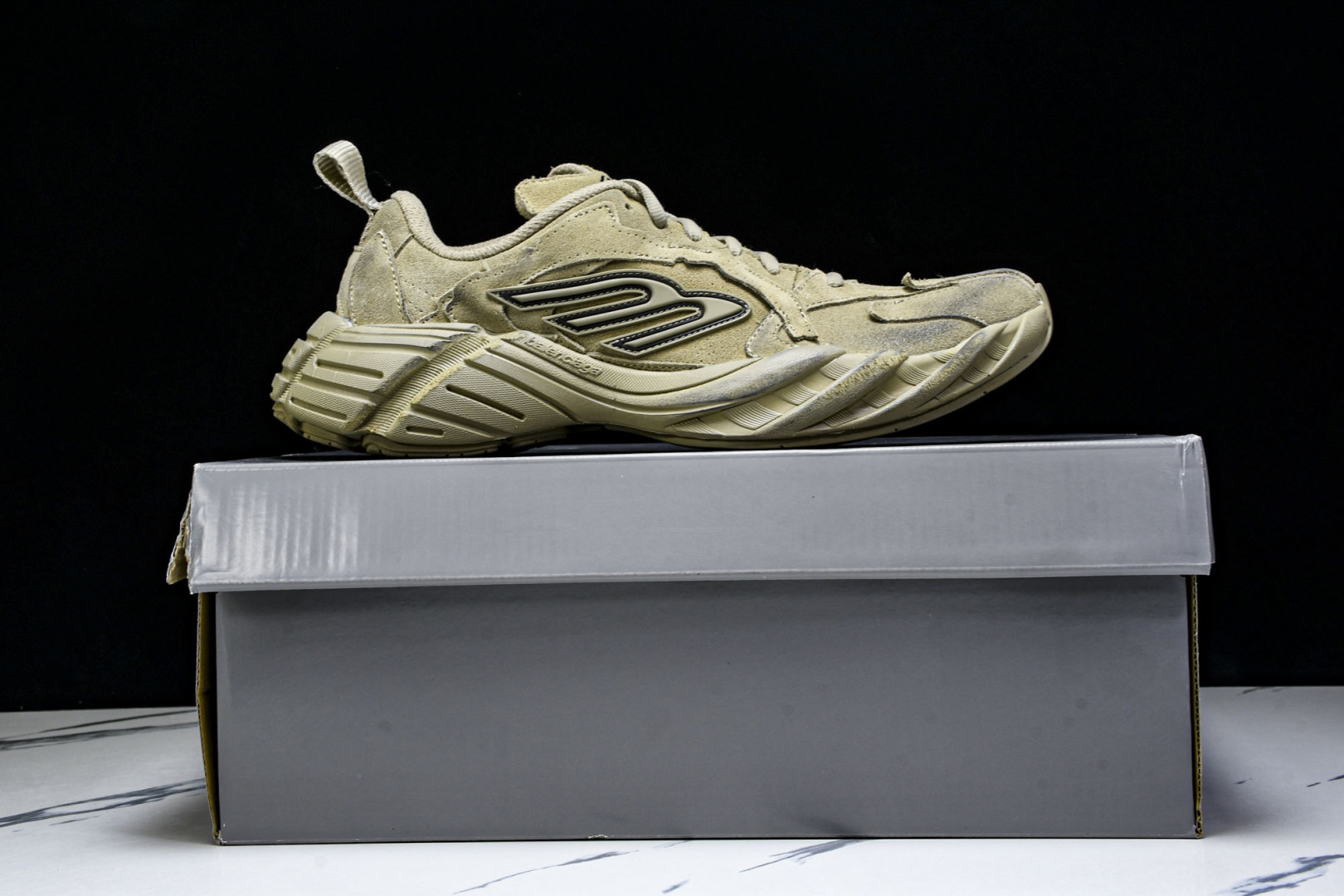 巴黎 尺码35-46

纯原出品-Balenciaga 巴黎世家 16代 MONDAY 卡其色 老爹鞋 