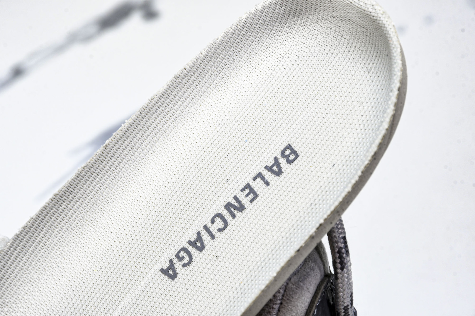 巴黎 尺码35-46

纯原出品-Balenciaga Runner.2 Nylon 巴黎世家8.0 老