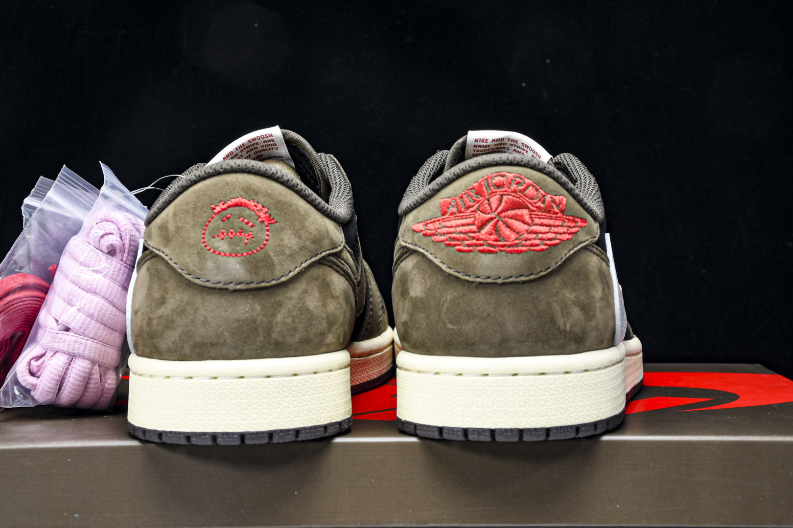 AJ1 Low 尺码36-48.5

纯原出品-Travis Scott x Air Jordan 1 