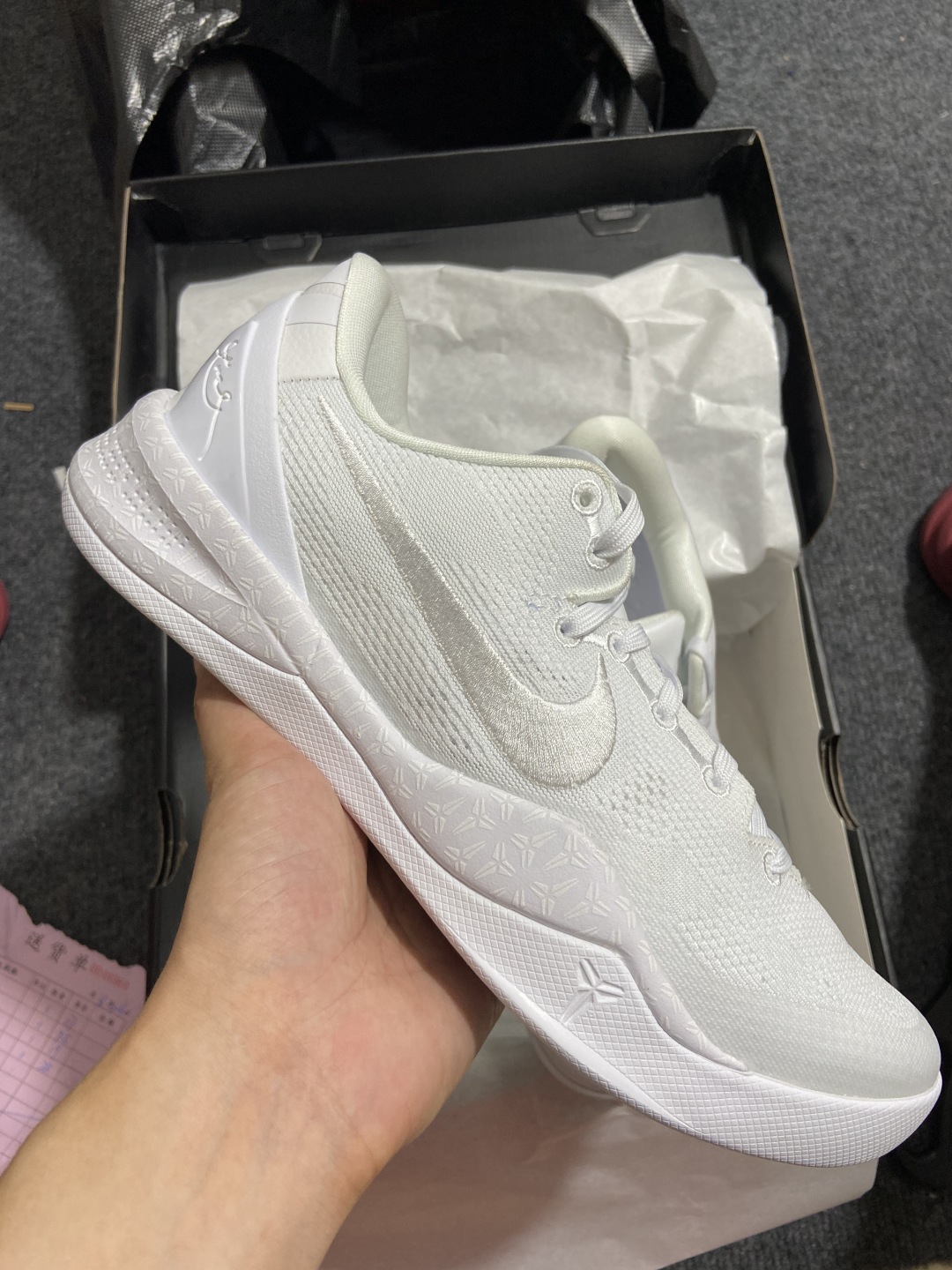 科比8白色 尺码：39-46

纯原版⚡️偏小0.5-1码⚠️ Kobe 8 Proto 科比8白色 低