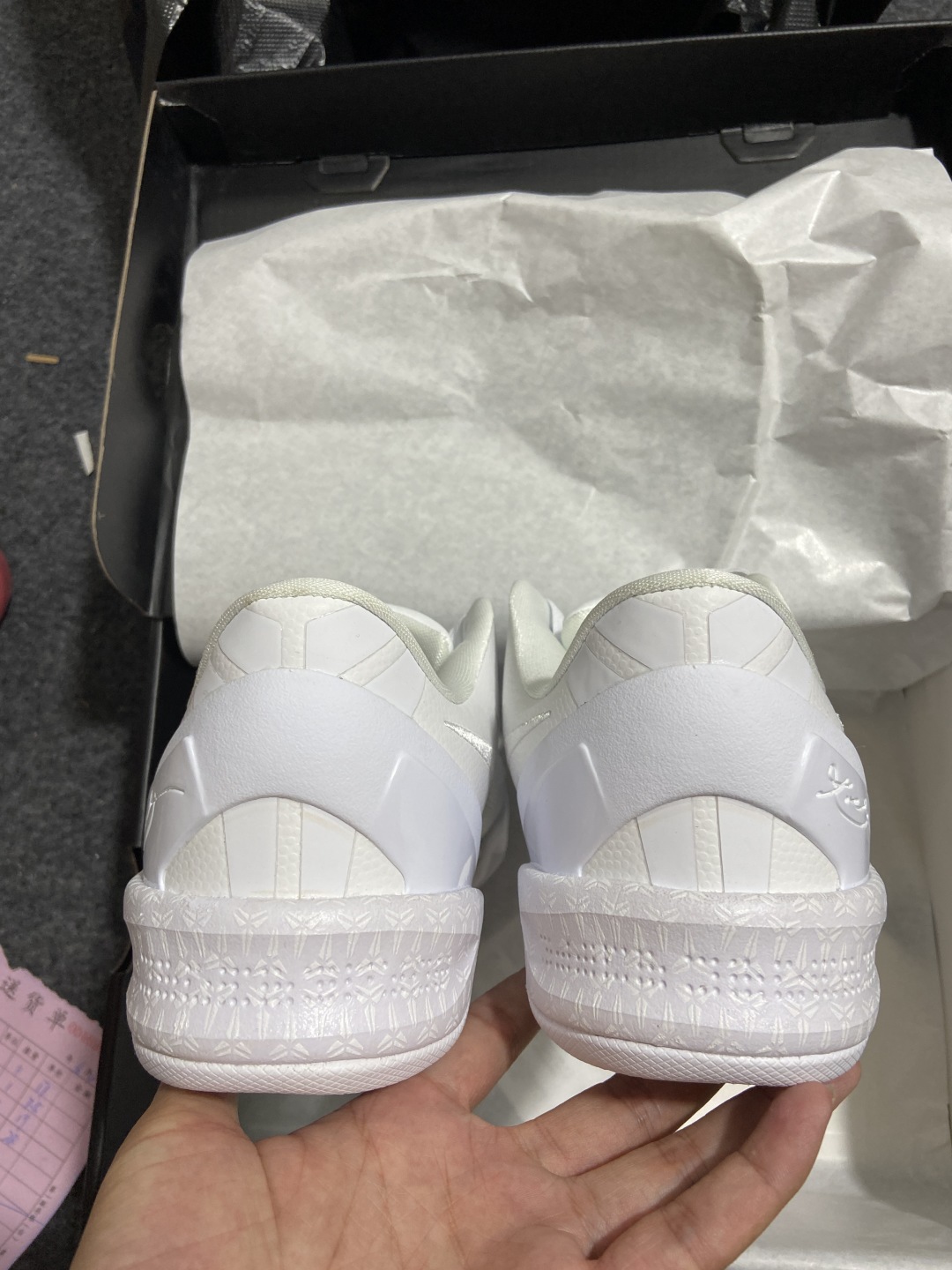 科比8白色 尺码：39-46

纯原版⚡️偏小0.5-1码⚠️ Kobe 8 Proto 科比8白色 低