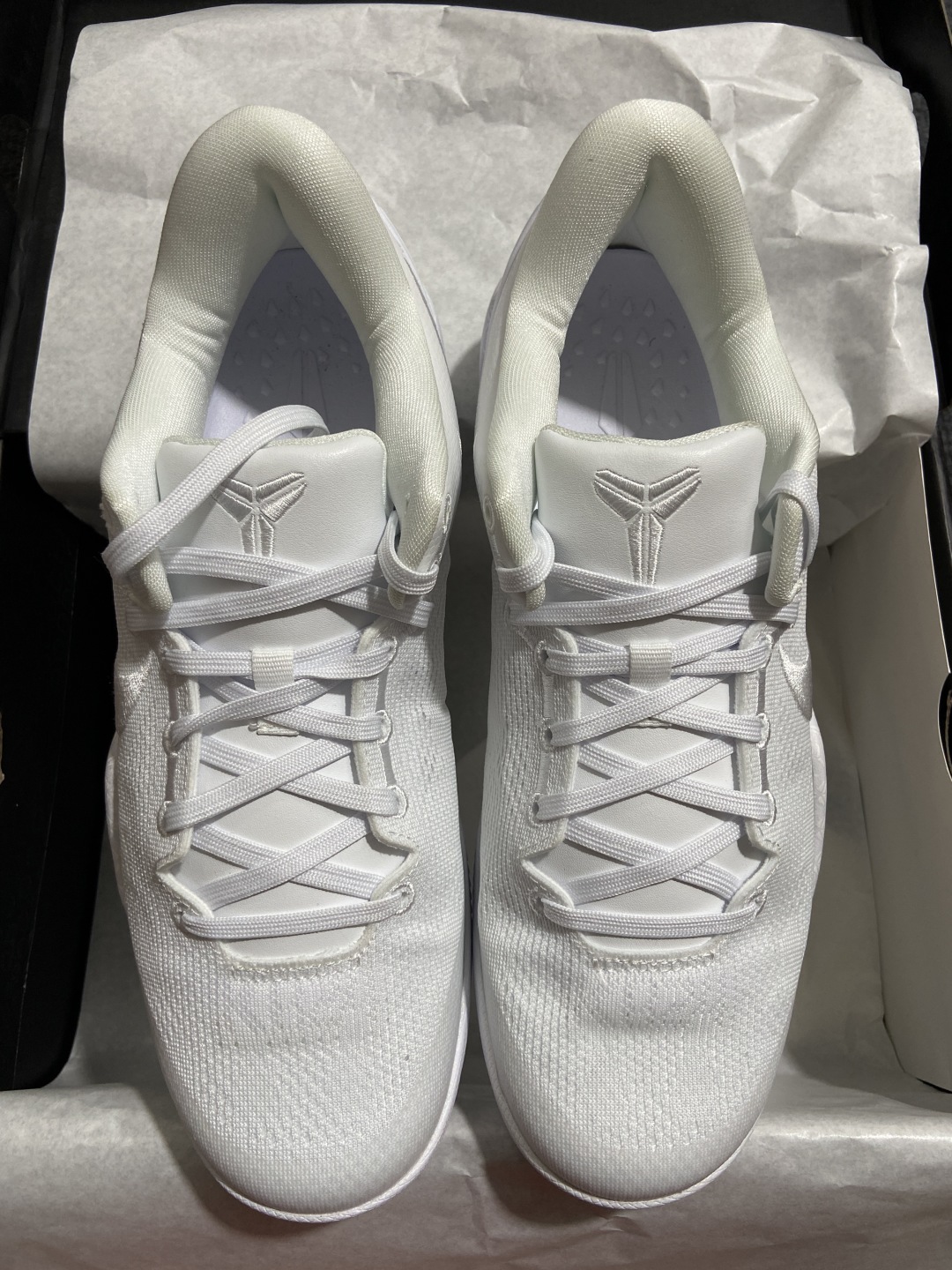 科比8白色 尺码：39-46

纯原版⚡️偏小0.5-1码⚠️ Kobe 8 Proto 科比8白色 低