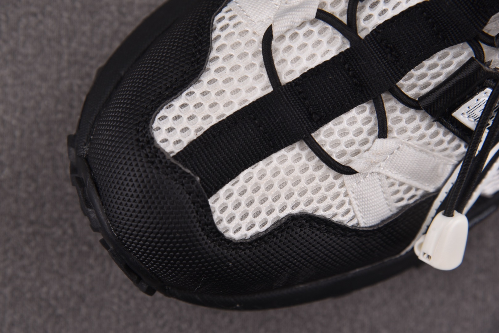 Asics 尺码35-45

纯原出品-Asics Gel-Sonoma TR 黑白 1203A719-