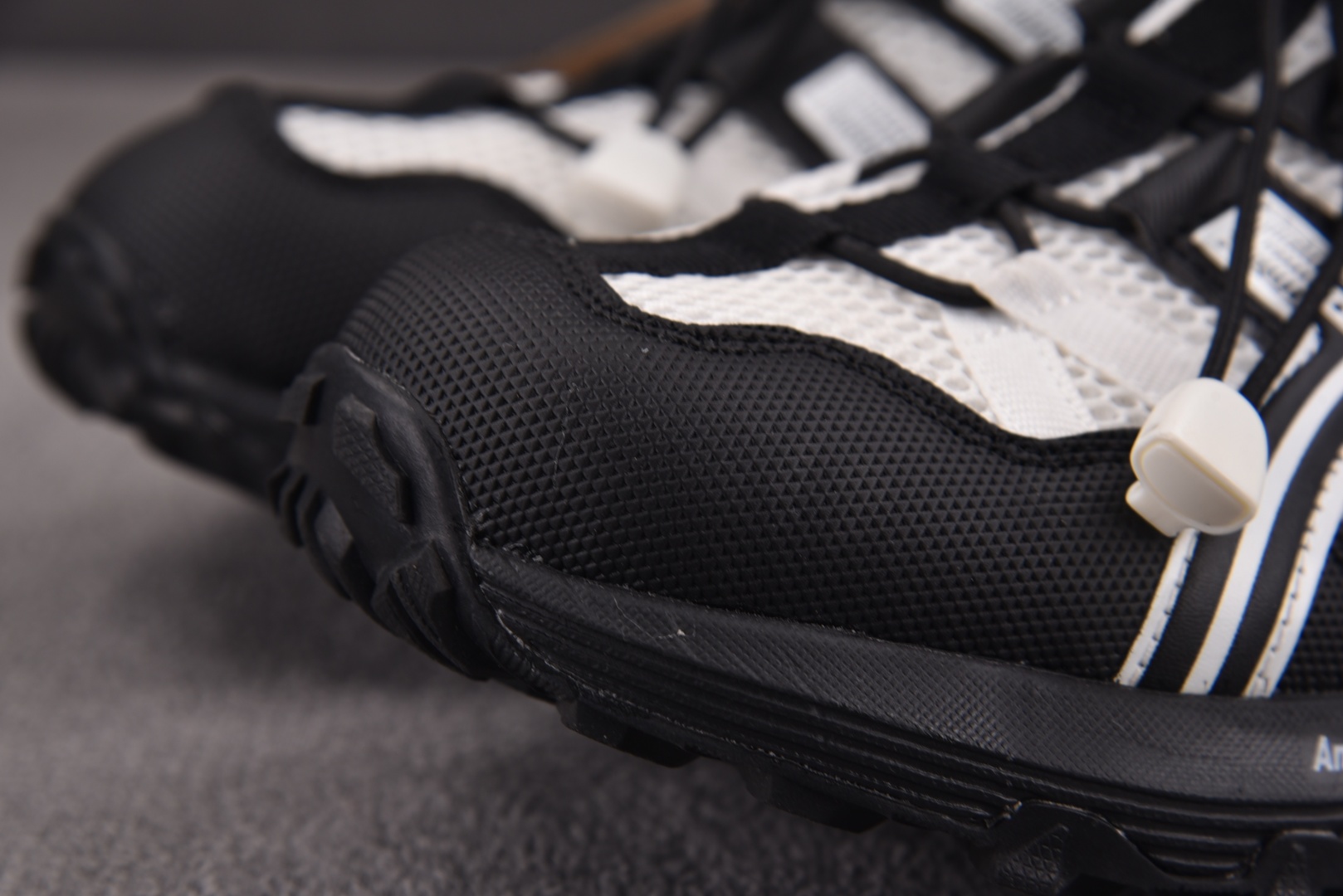 Asics 尺码35-45

纯原出品-Asics Gel-Sonoma TR 黑白 1203A719-