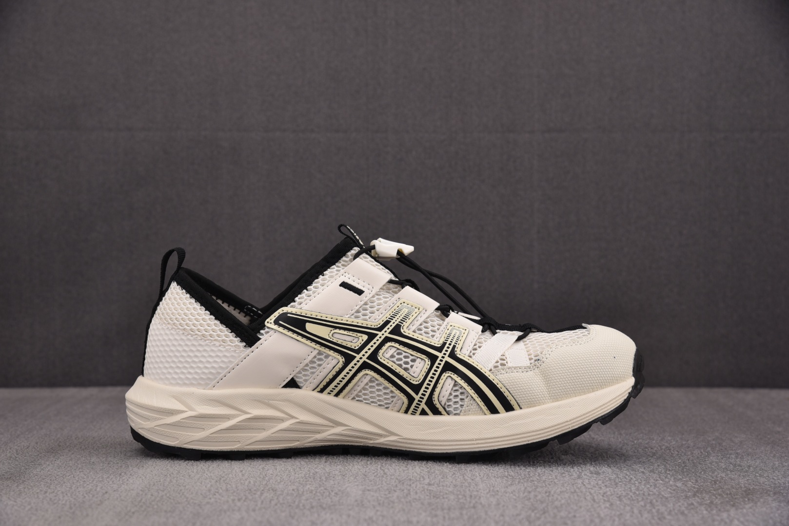 Asics 尺码35-45

纯原出品-Asics Gel-Sonoma TR 米白 1203A719-