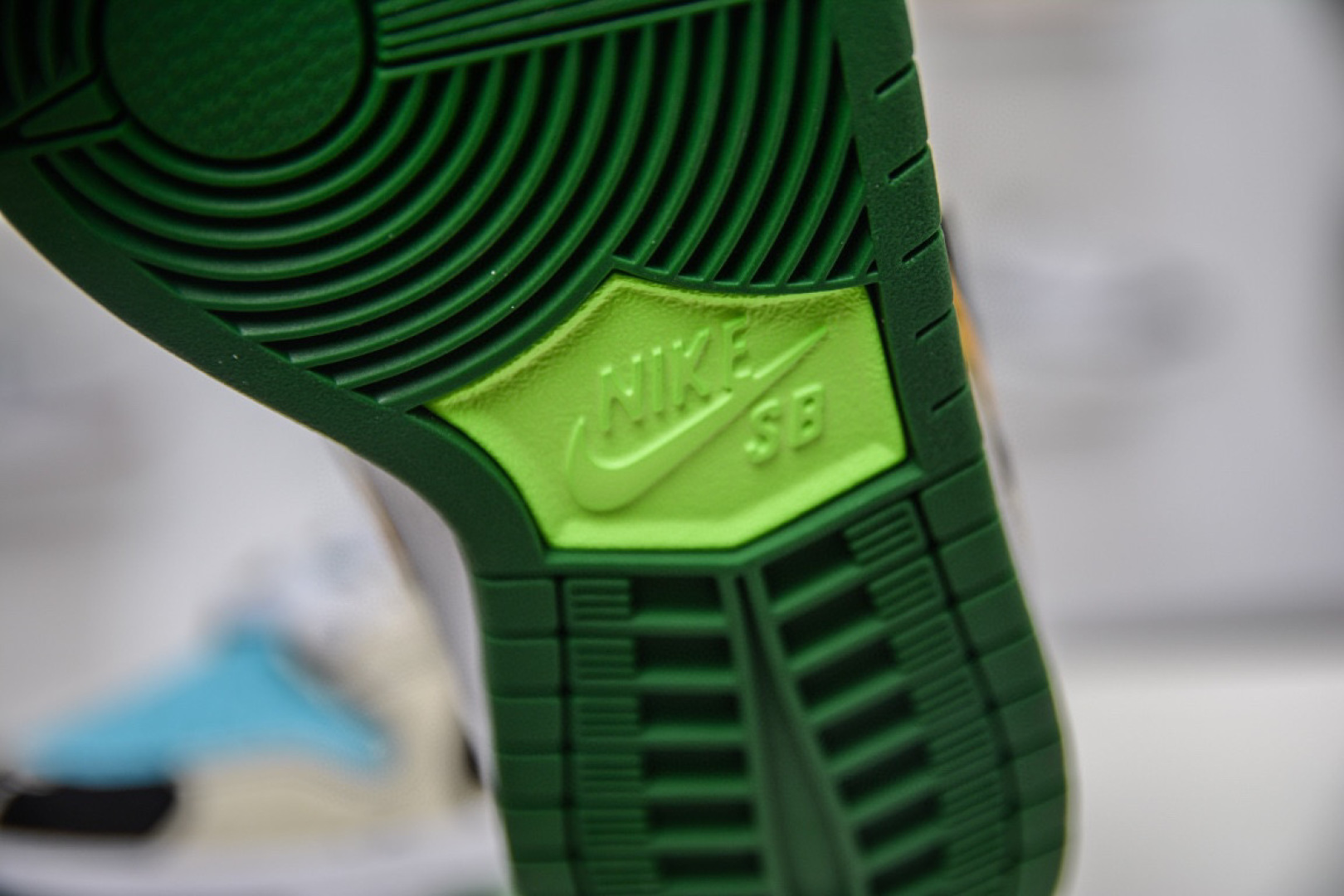  主推优势好价【需要礼盒另加40】
Nike Dunk Low Ben Jerry's 联名 SB 牛奶