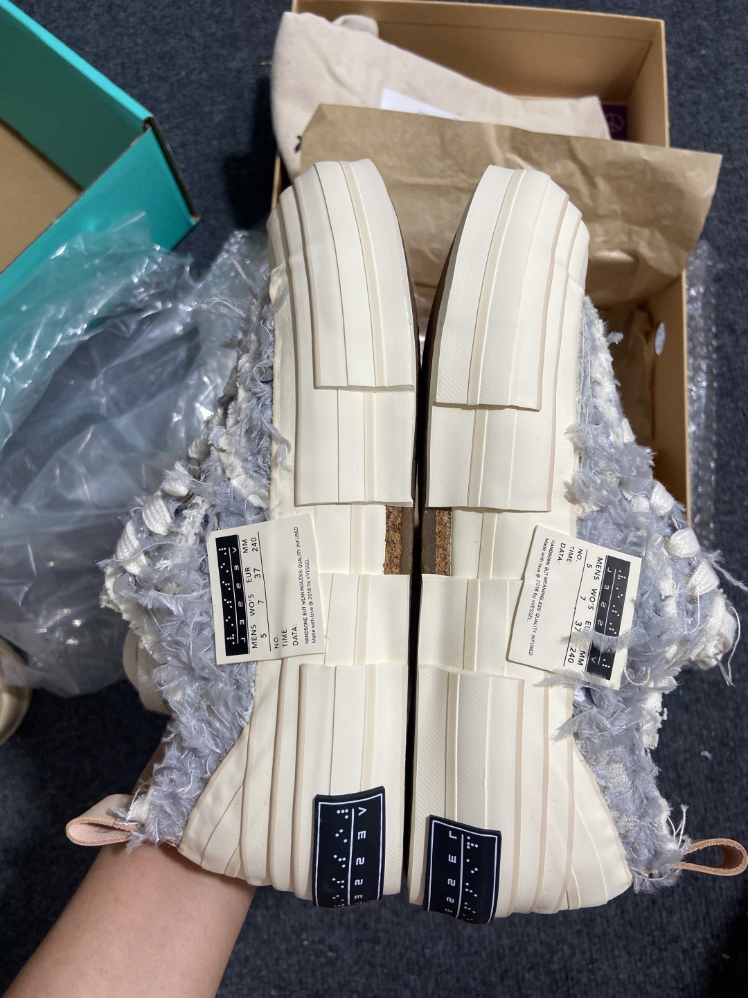 
东莞纯原版本 xVESSEL G.O.P. Low 全硫化乞丐鞋
吴建豪主理品牌 解构重叠厚底软木低帮