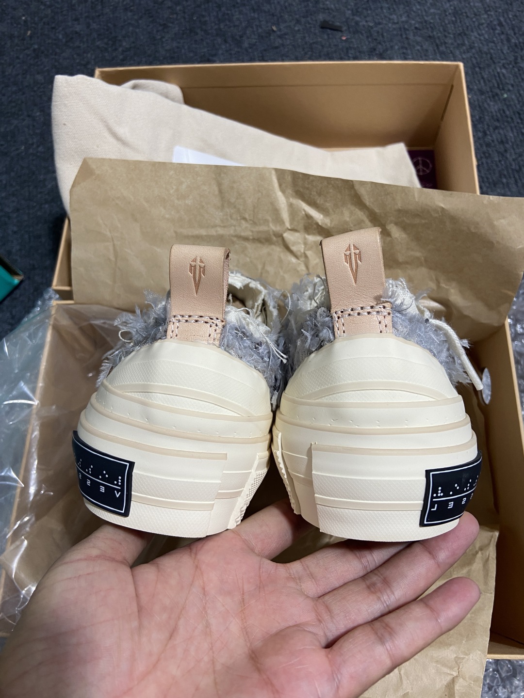 
东莞纯原版本 xVESSEL G.O.P. Low 全硫化乞丐鞋
吴建豪主理品牌 解构重叠厚底软木低帮