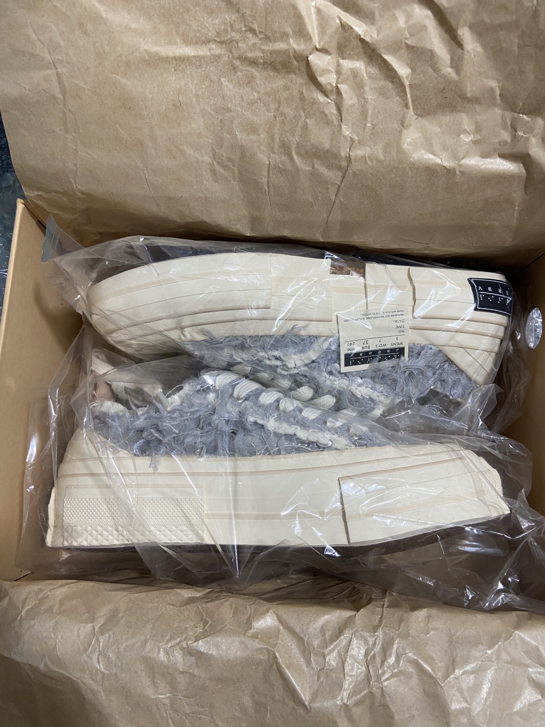 
东莞纯原版本 xVESSEL G.O.P. Low 全硫化乞丐鞋
吴建豪主理品牌 解构重叠厚底软木低帮