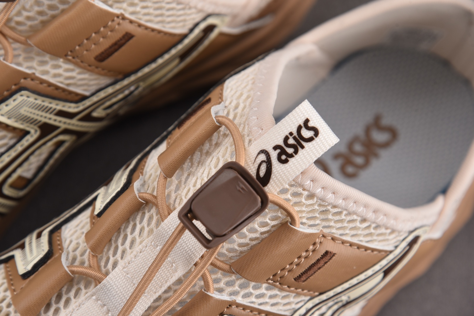 Asics 尺码35-45

纯原出品-Asics Gel-Sonoma TR 米棕 1203A719-