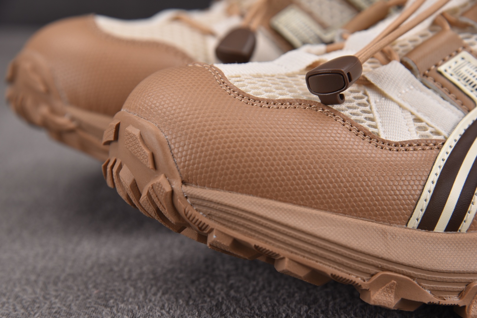 Asics 尺码35-45

纯原出品-Asics Gel-Sonoma TR 米棕 1203A719-