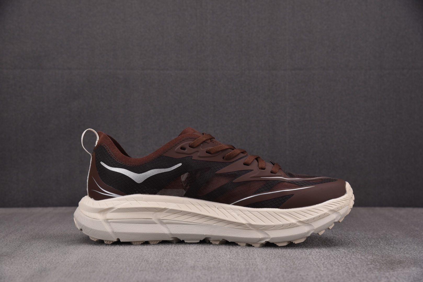 HOKA轻跑 尺码36-45

纯原版出品-Hoka One One Mafate SPeed 4 Li