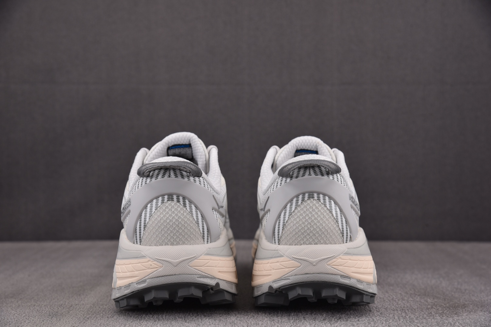 HOKA轻跑 尺码36-45

纯原版出品-Hoka One One U Mafate SPeed 2 