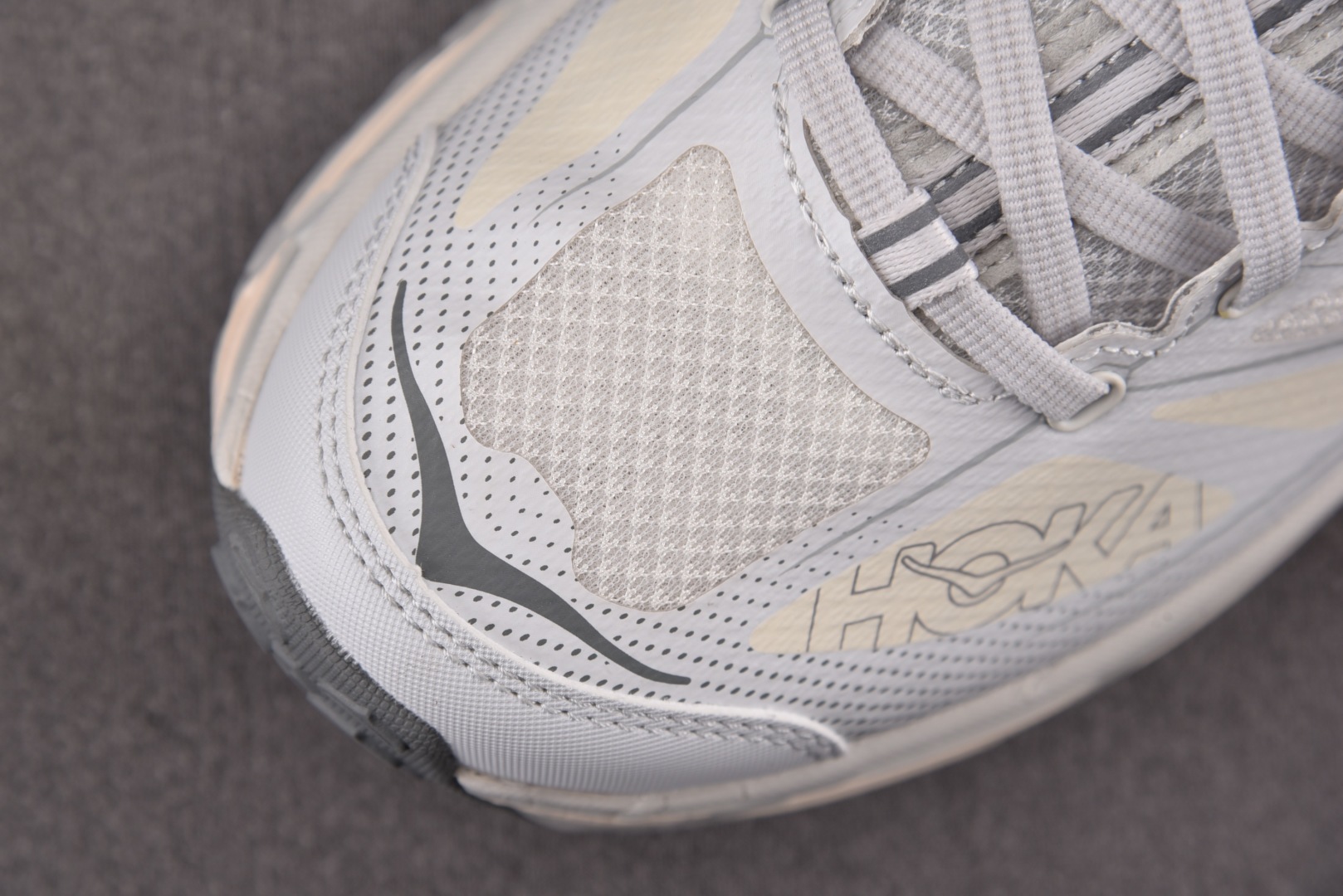 HOKA轻跑 尺码36-45

纯原版出品-Hoka One One U Mafate SPeed 2 