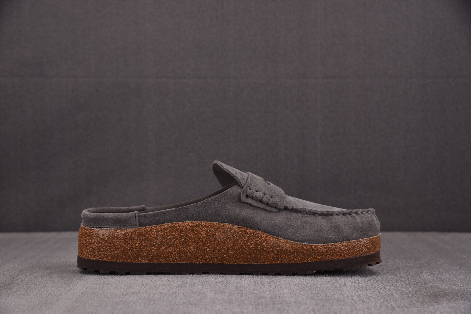 博肯 尺码36-45

纯原出品-Birkenstock Naples Grey 灰色 YZ022
尺码
