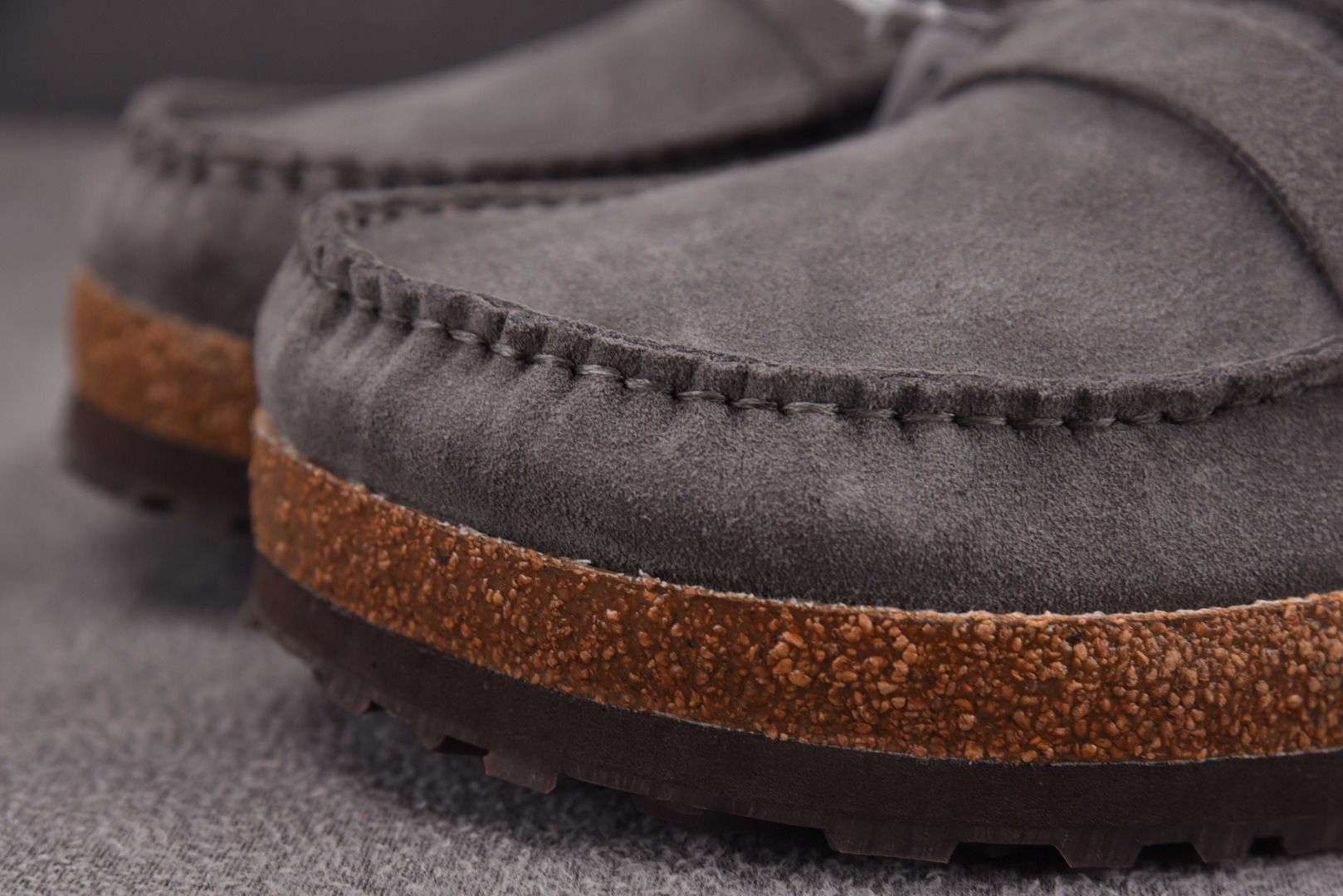 博肯 尺码36-45

纯原出品-Birkenstock Naples Grey 灰色 YZ022
尺码