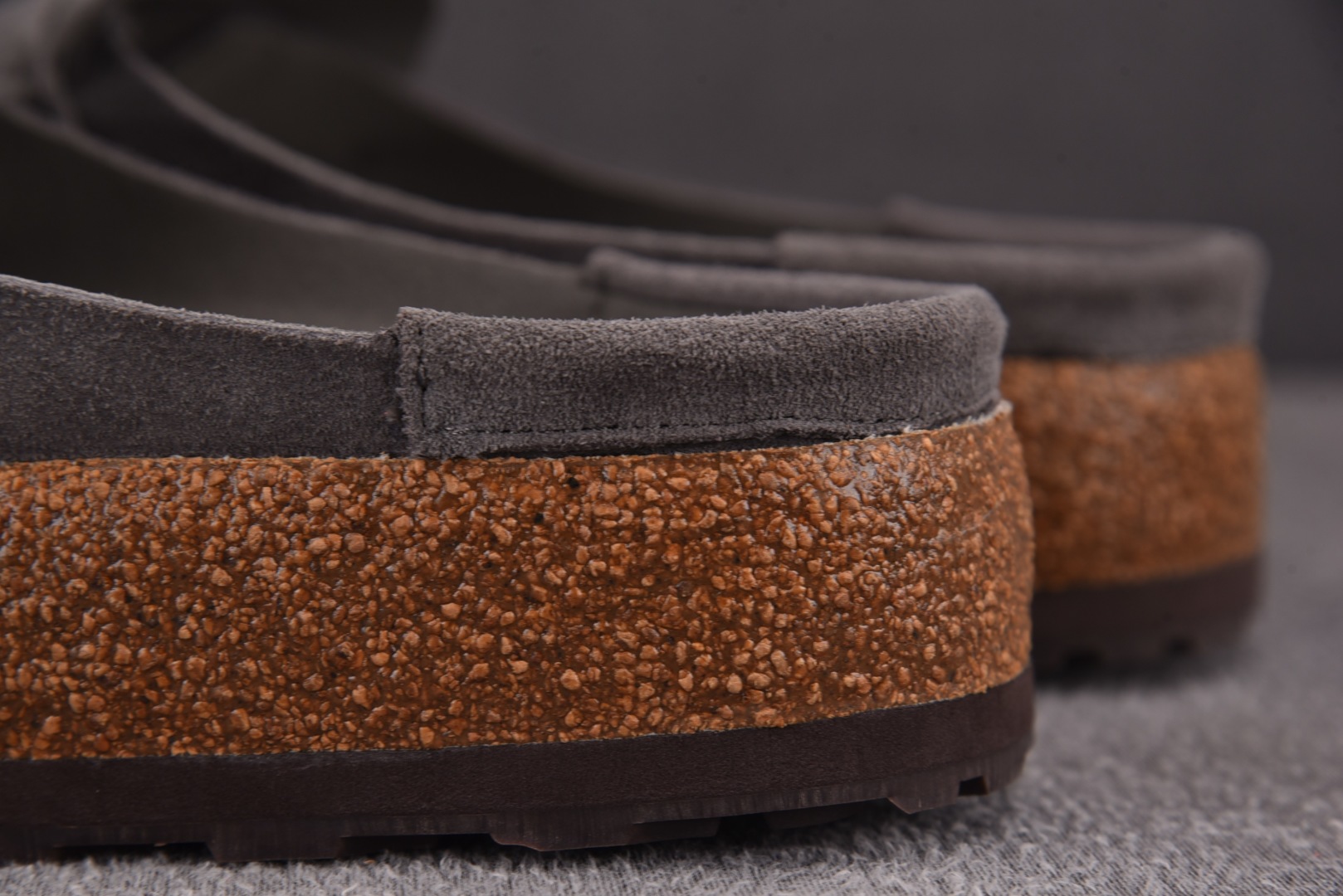 博肯 尺码36-45

纯原出品-Birkenstock Naples Grey 灰色 YZ022
尺码