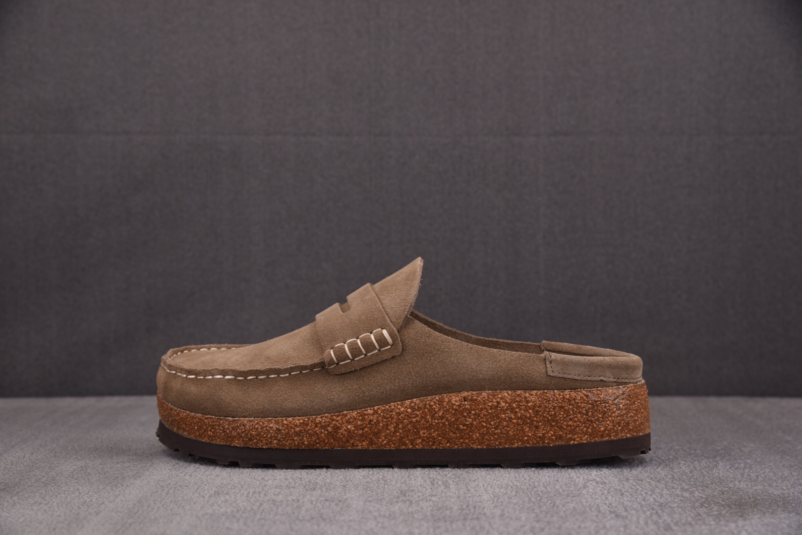 博肯 尺码36-45

纯原出品-Birkenstock Naples Taupf 棕色 YZ022
尺