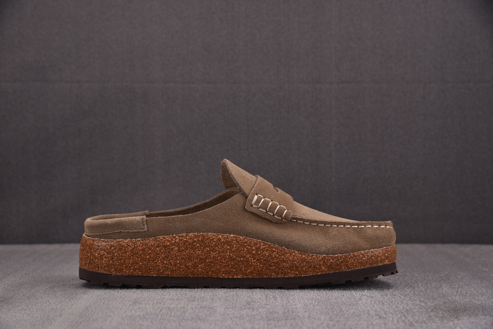博肯 尺码36-45

纯原出品-Birkenstock Naples Taupf 棕色 YZ022
尺