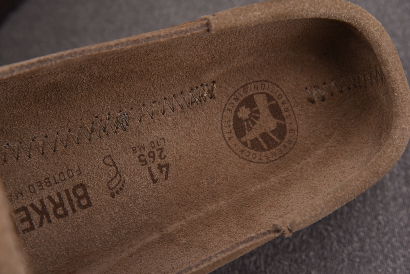 博肯 尺码36-45

纯原出品-Birkenstock Naples Taupf 棕色 YZ022
尺