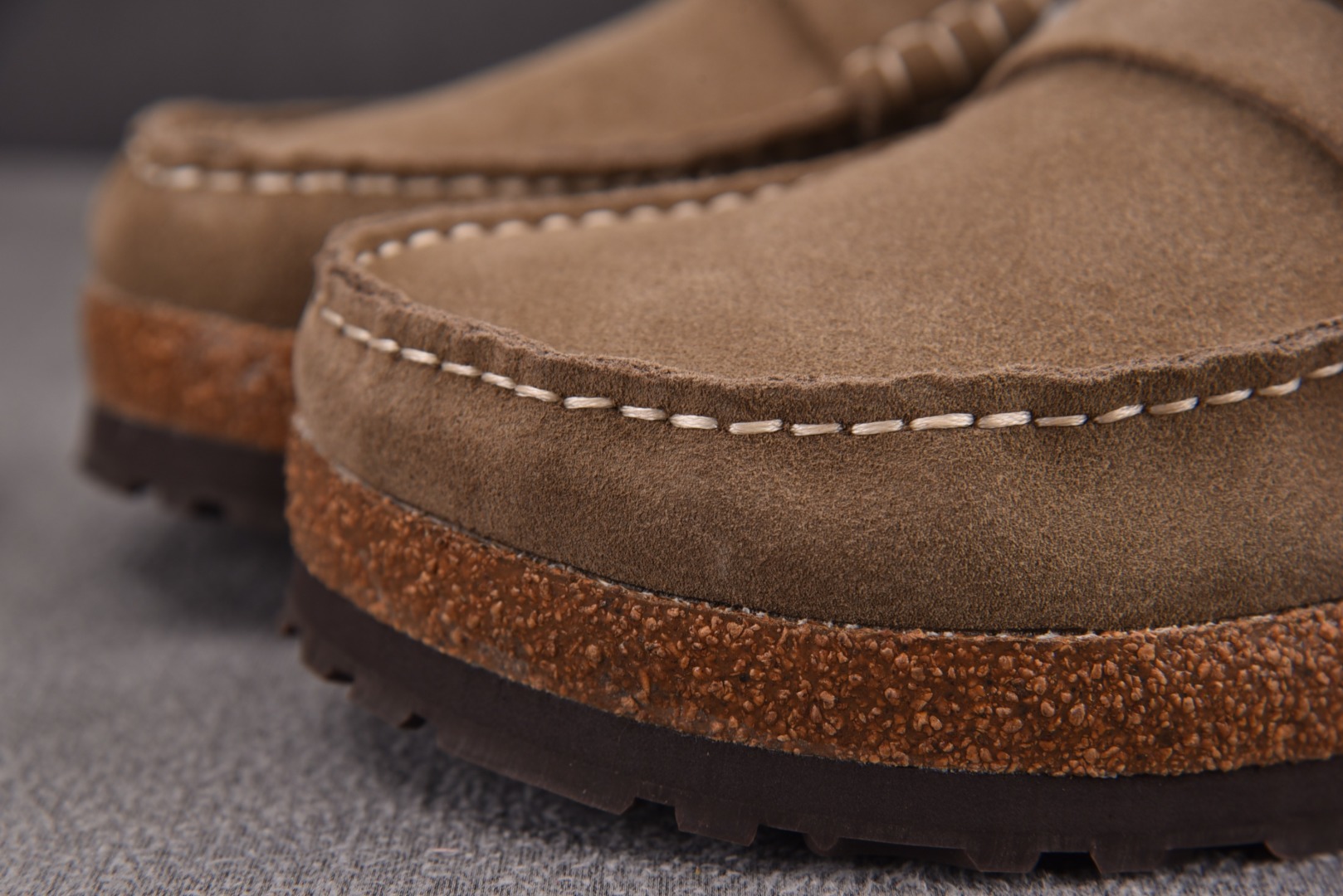 博肯 尺码36-45

纯原出品-Birkenstock Naples Taupf 棕色 YZ022
尺