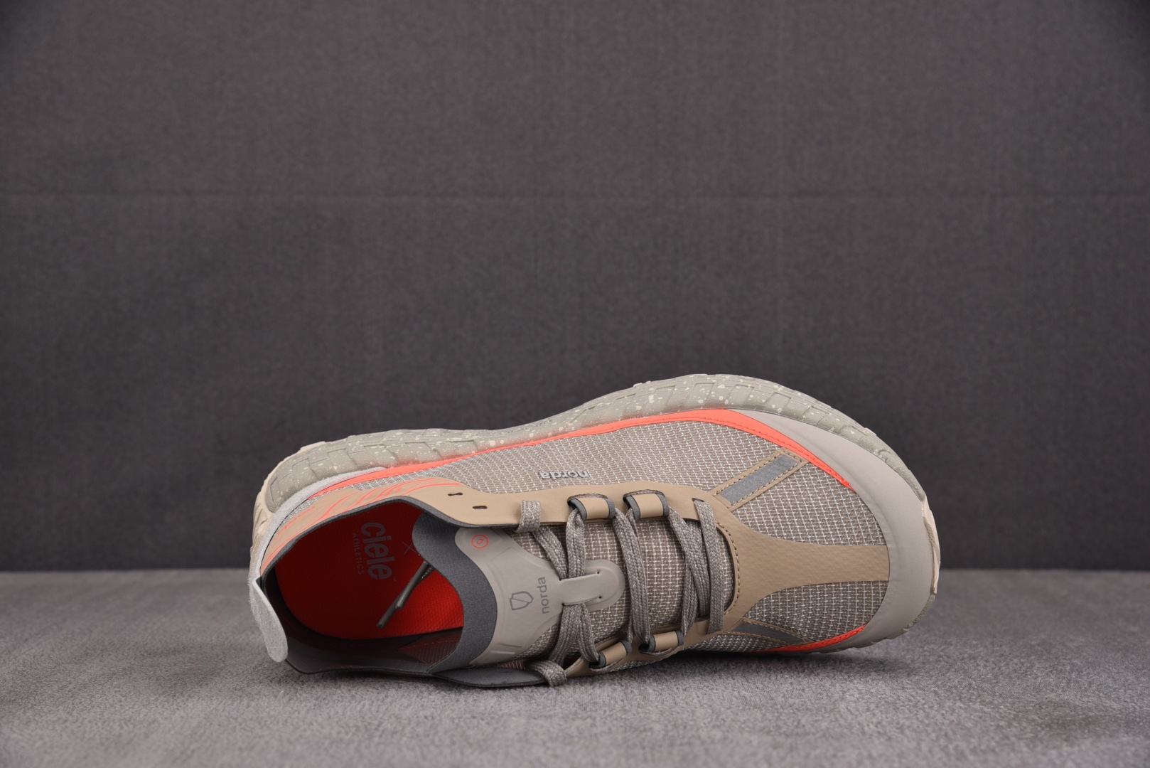 NORDA 尺码39-45

纯原版出品-NORDA 001 Anti SliP Wear Resist