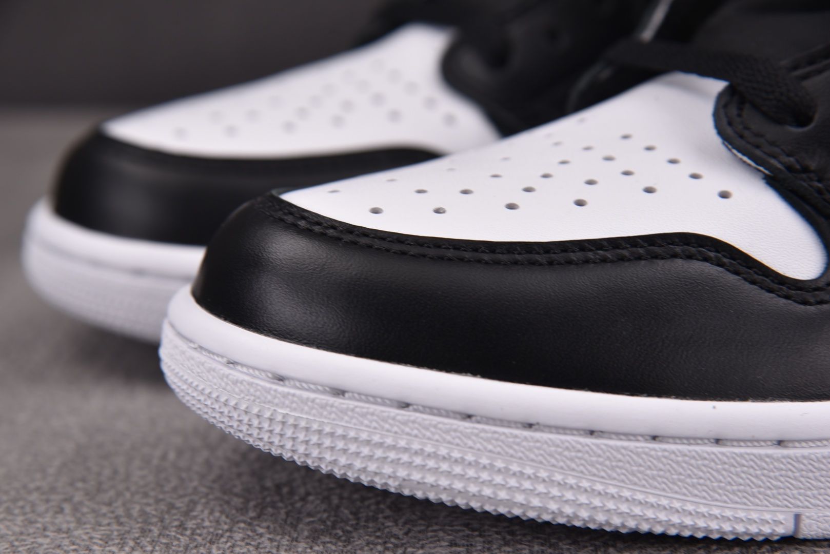 AJ1高帮 尺码36-47.5

纯原出品-Union × Fragment × NK Air Jord
