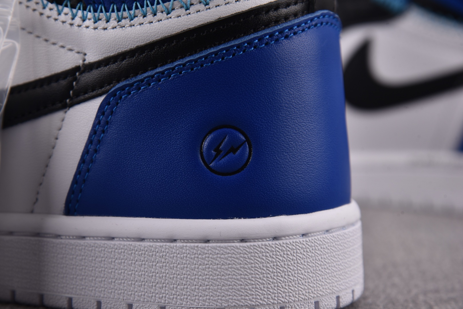 AJ1高帮 尺码36-47.5

纯原出品-Union × Fragment × NK Air Jord