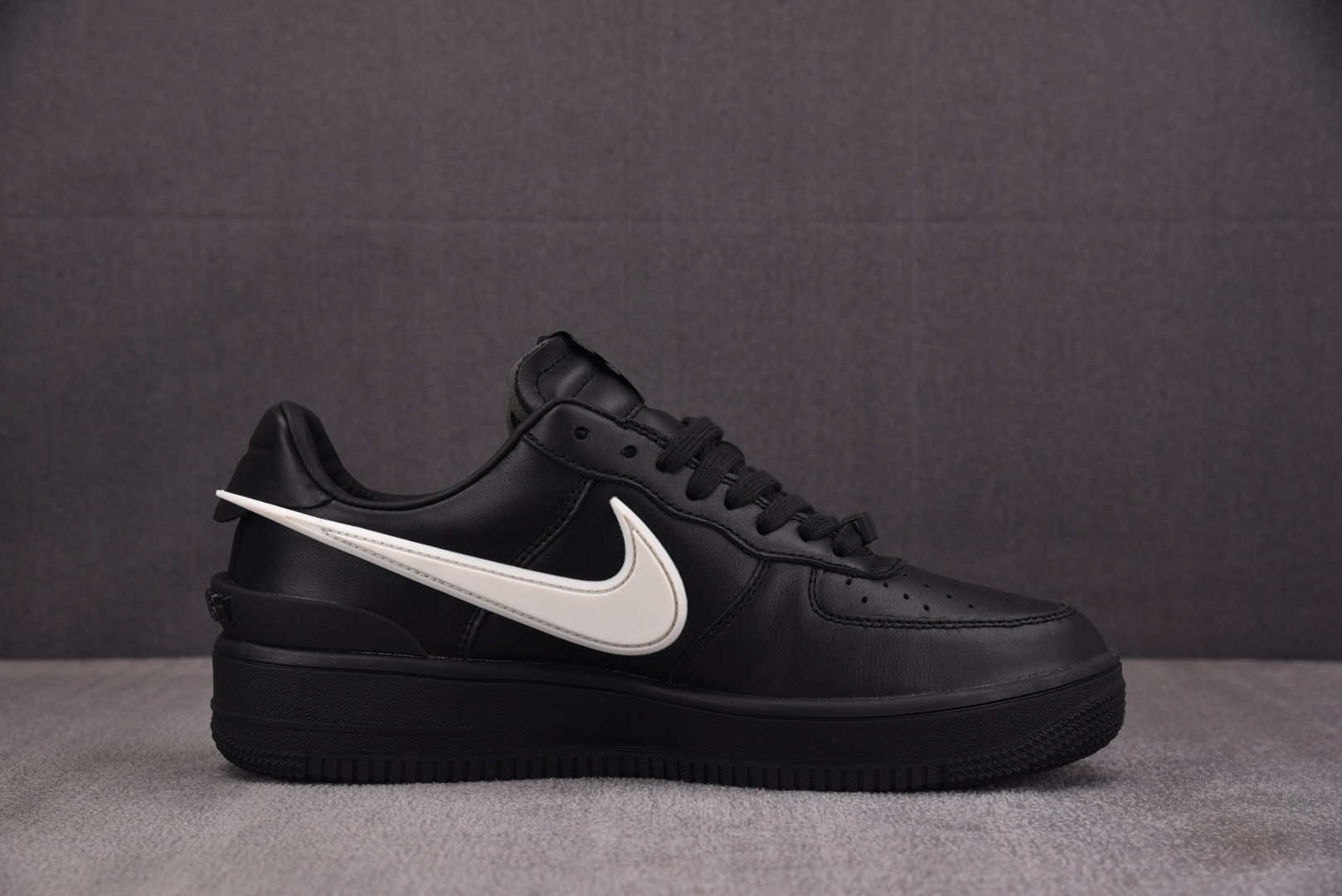 AMBUSH 尺码36-47.5

纯原版出品-AMBUSH x NK Air Force 1 Low 