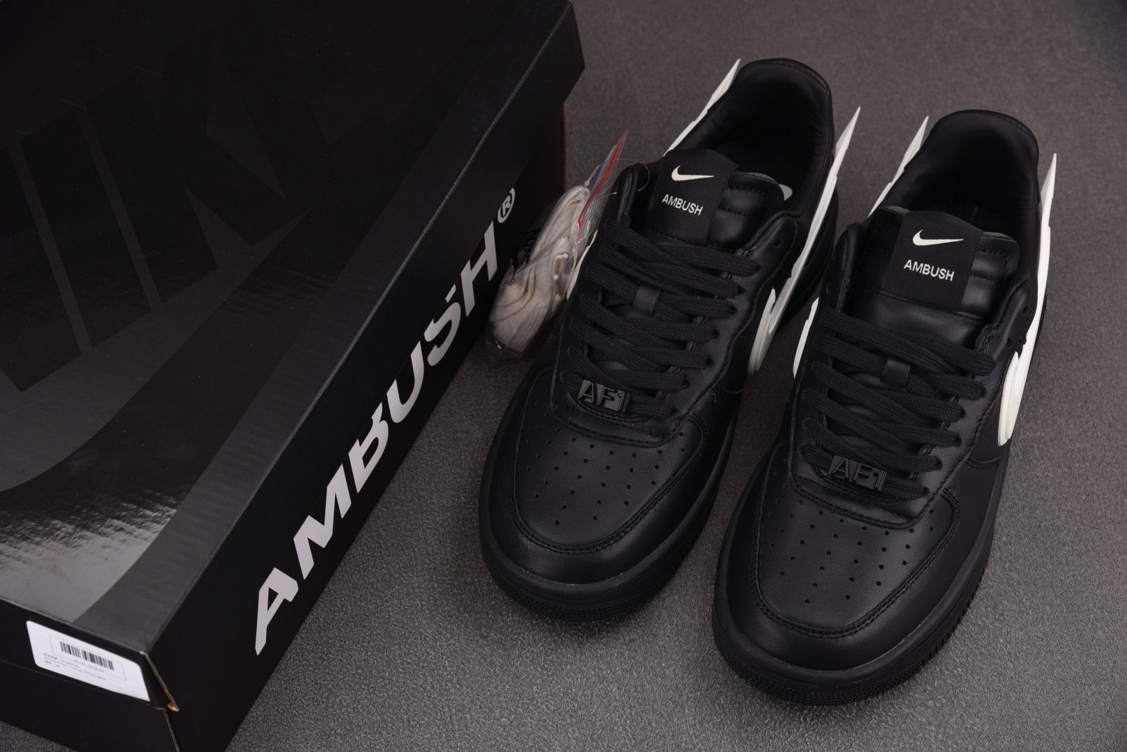 AMBUSH 尺码36-47.5

纯原版出品-AMBUSH x NK Air Force 1 Low 