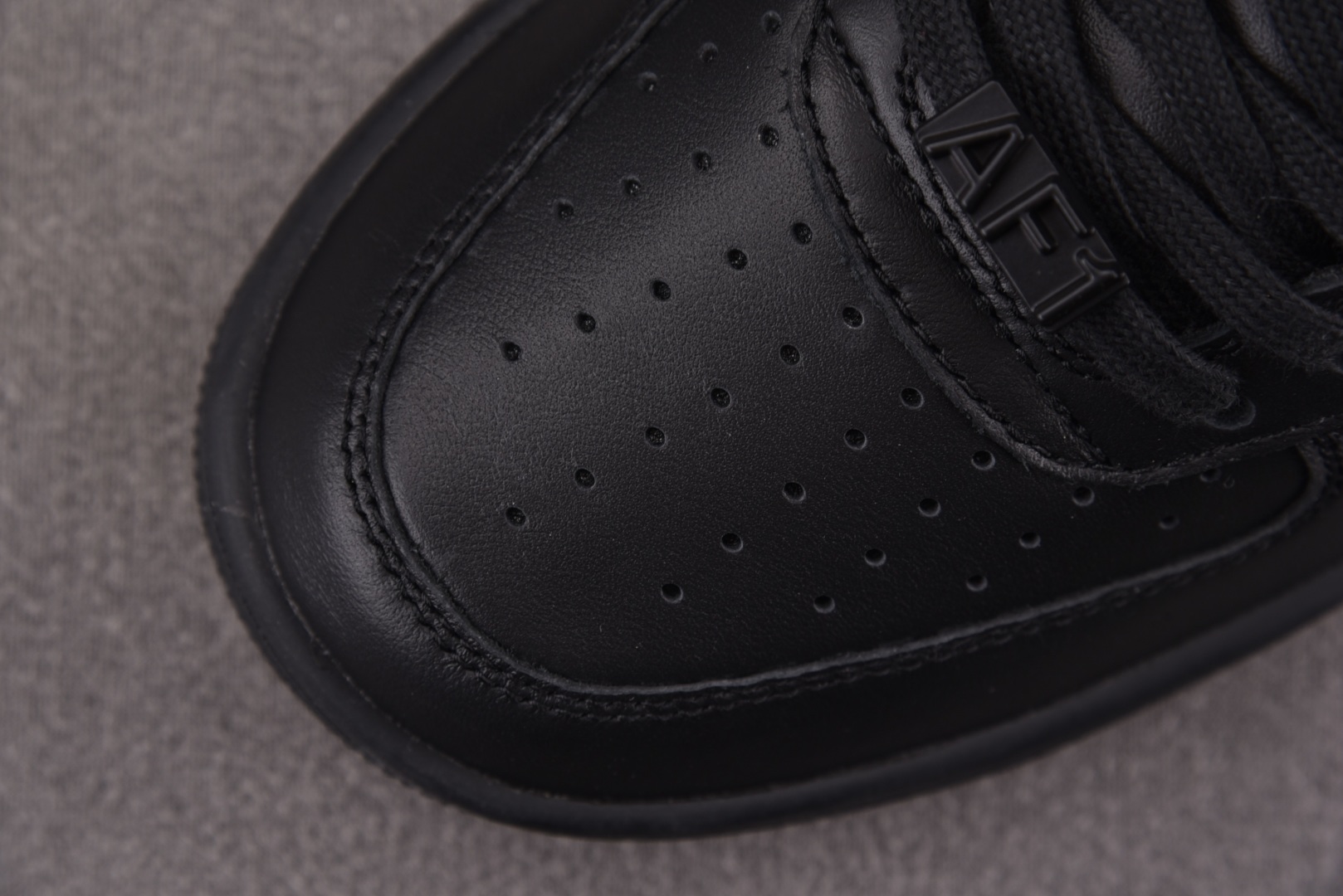 AMBUSH 尺码36-47.5

纯原版出品-AMBUSH x NK Air Force 1 Low 