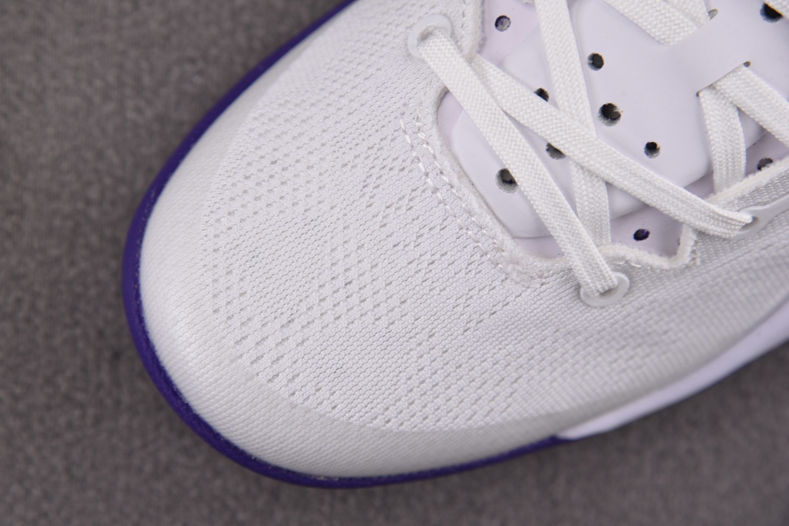 科比8 尺码40-48.5

纯原出品-Kobe 8 Protro Whit Court Purple 