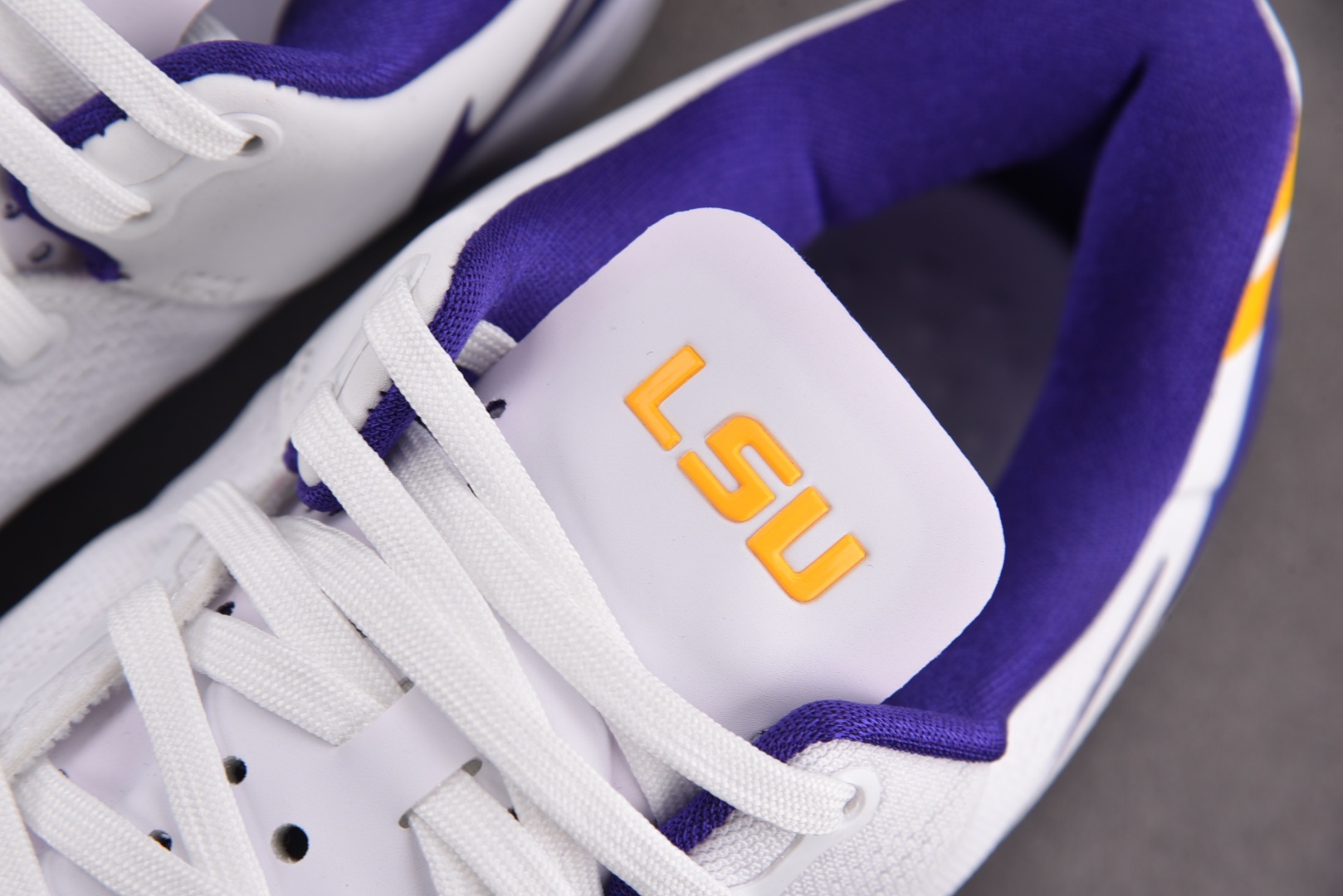 科比8 尺码40-48.5

纯原出品-Kobe 8 Protro Whit Court Purple 