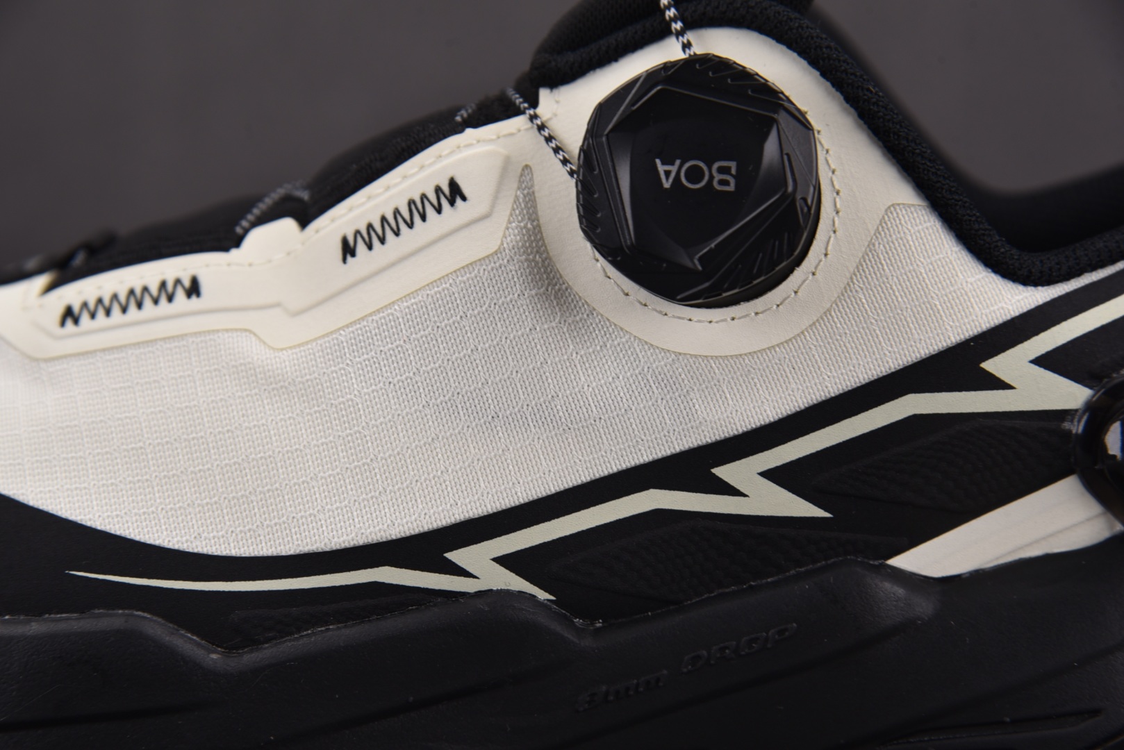 凯乐 尺码36-45

纯原出品-Kailas Fuga Du Boa 凯乐石登山鞋 白黑 KSA YZ