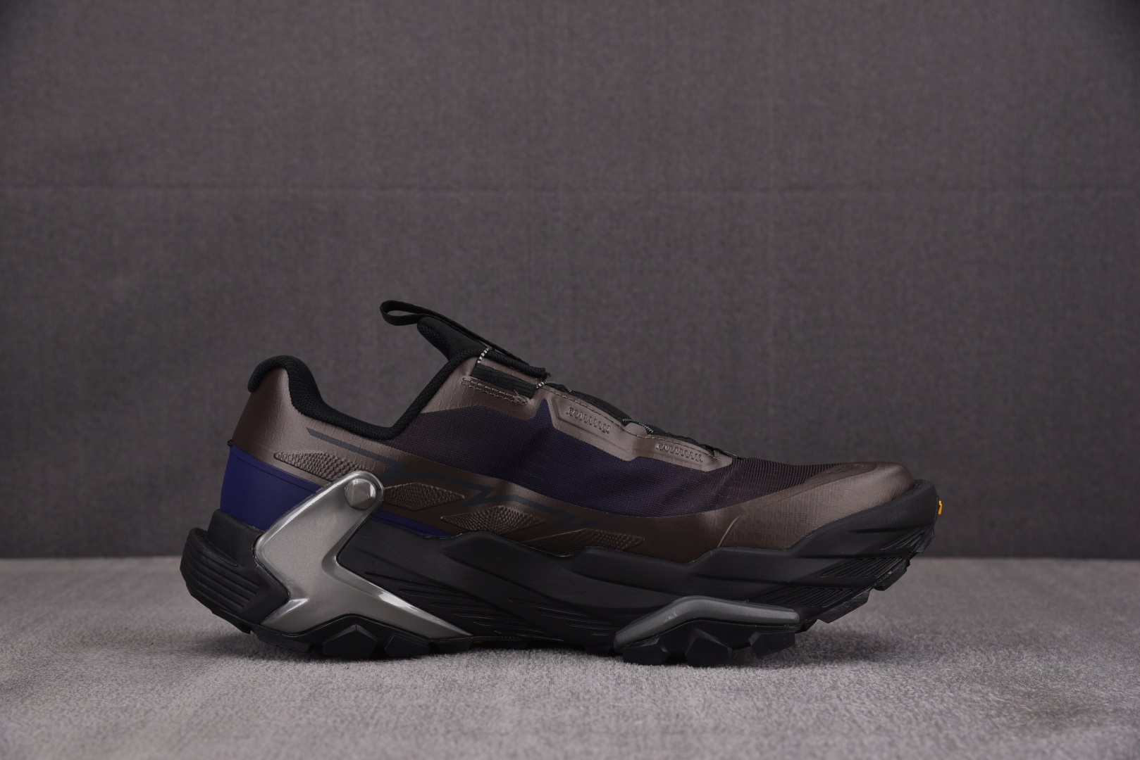 凯乐 尺码36-45

纯原出品-Kailas Fuga Du Boa 凯乐石登山鞋 黑褐色 YZ007