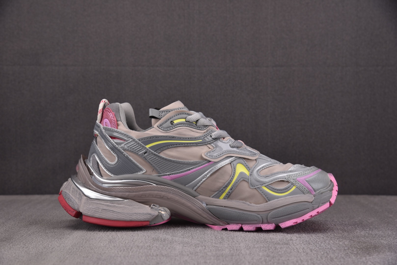 巴黎 尺码35-46

纯原出品-Balenciaga Runner.2 Nylon 巴黎世家8.0 老