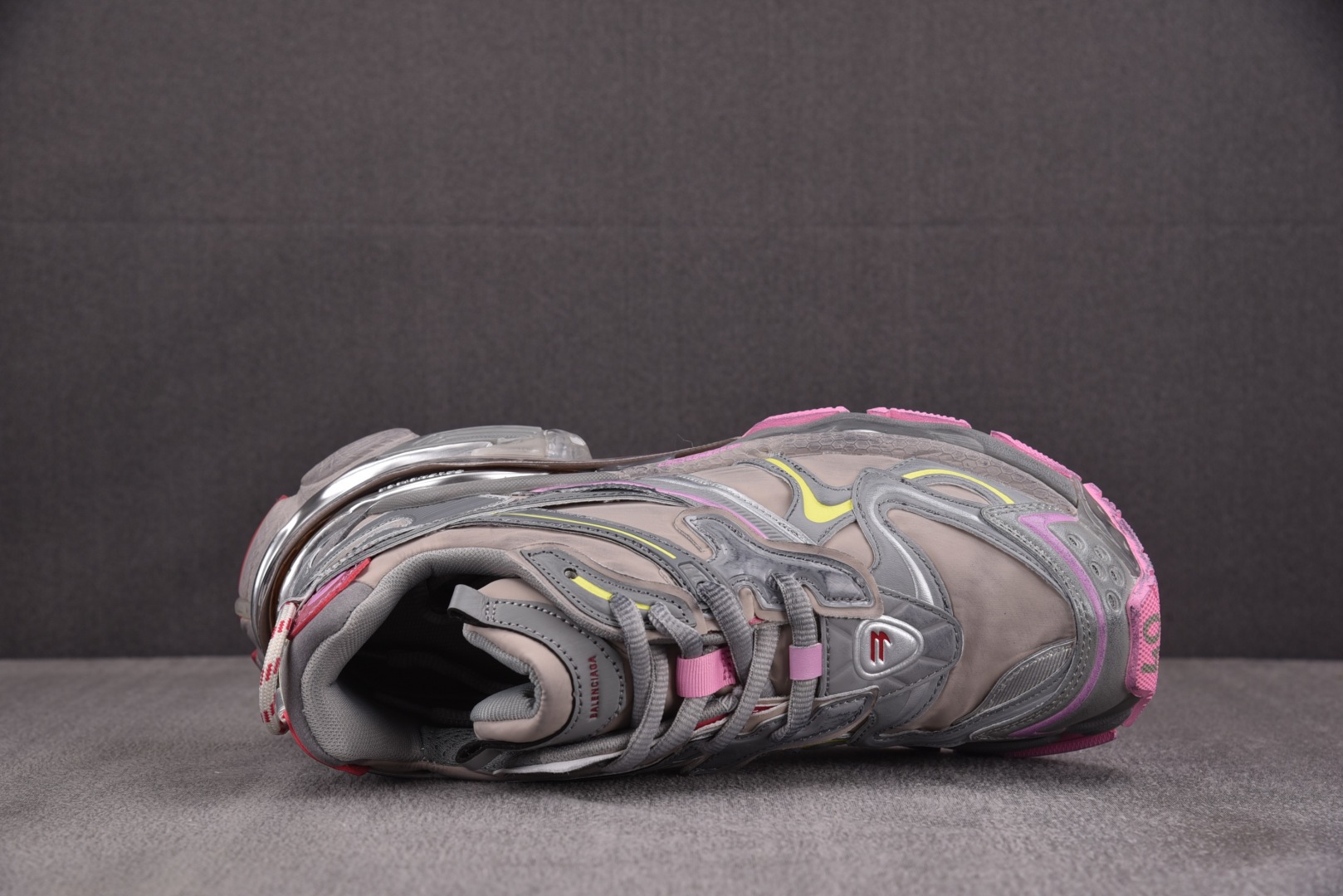 巴黎 尺码35-46

纯原出品-Balenciaga Runner.2 Nylon 巴黎世家8.0 老