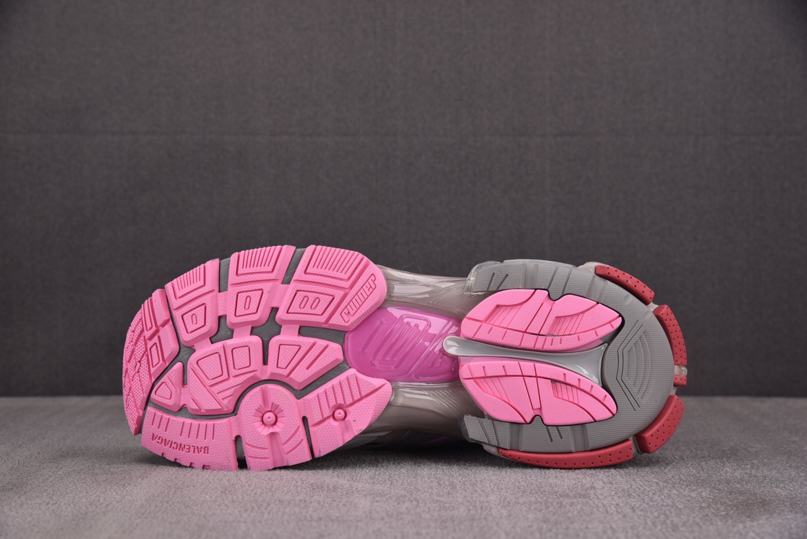 巴黎 尺码35-46

纯原出品-Balenciaga Runner.2 Nylon 巴黎世家8.0 老