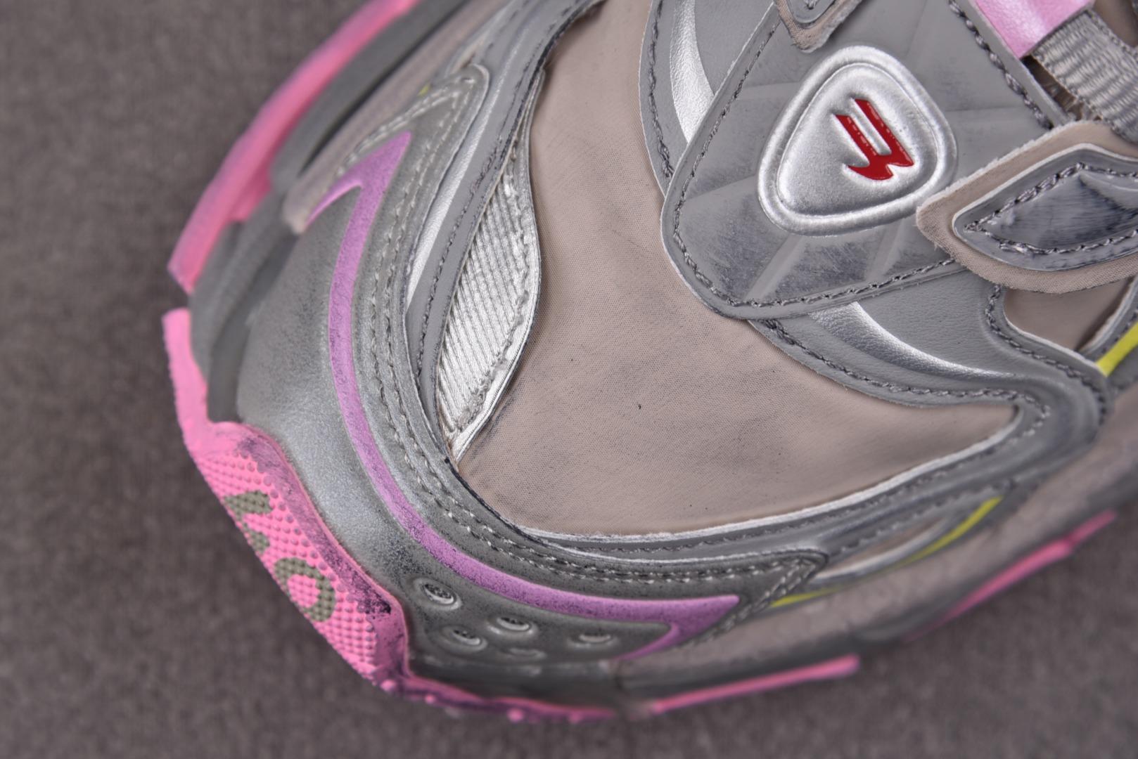 巴黎 尺码35-46

纯原出品-Balenciaga Runner.2 Nylon 巴黎世家8.0 老