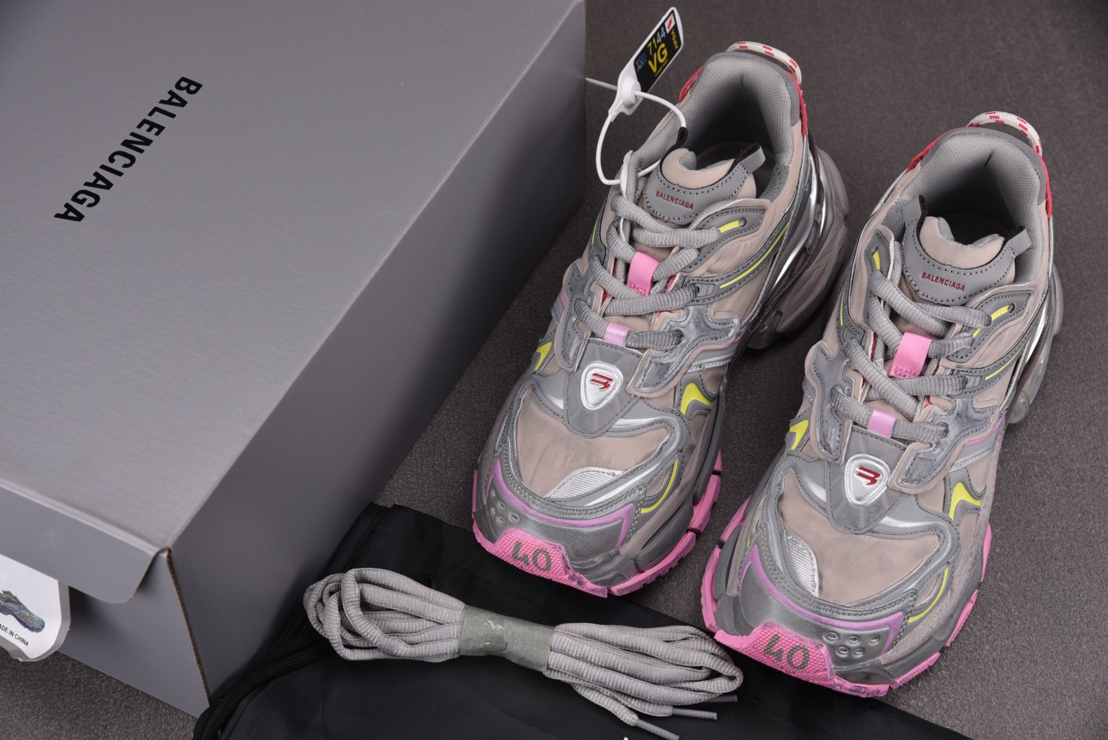 巴黎 尺码35-46

纯原出品-Balenciaga Runner.2 Nylon 巴黎世家8.0 老