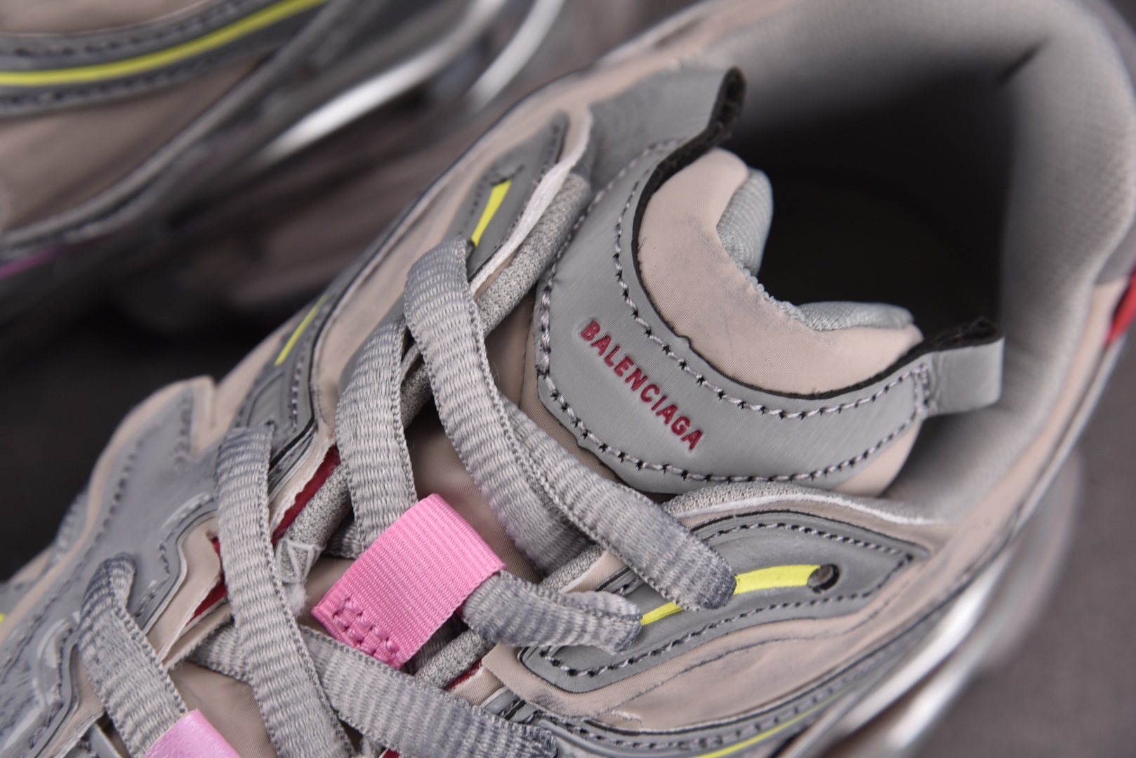 巴黎 尺码35-46

纯原出品-Balenciaga Runner.2 Nylon 巴黎世家8.0 老