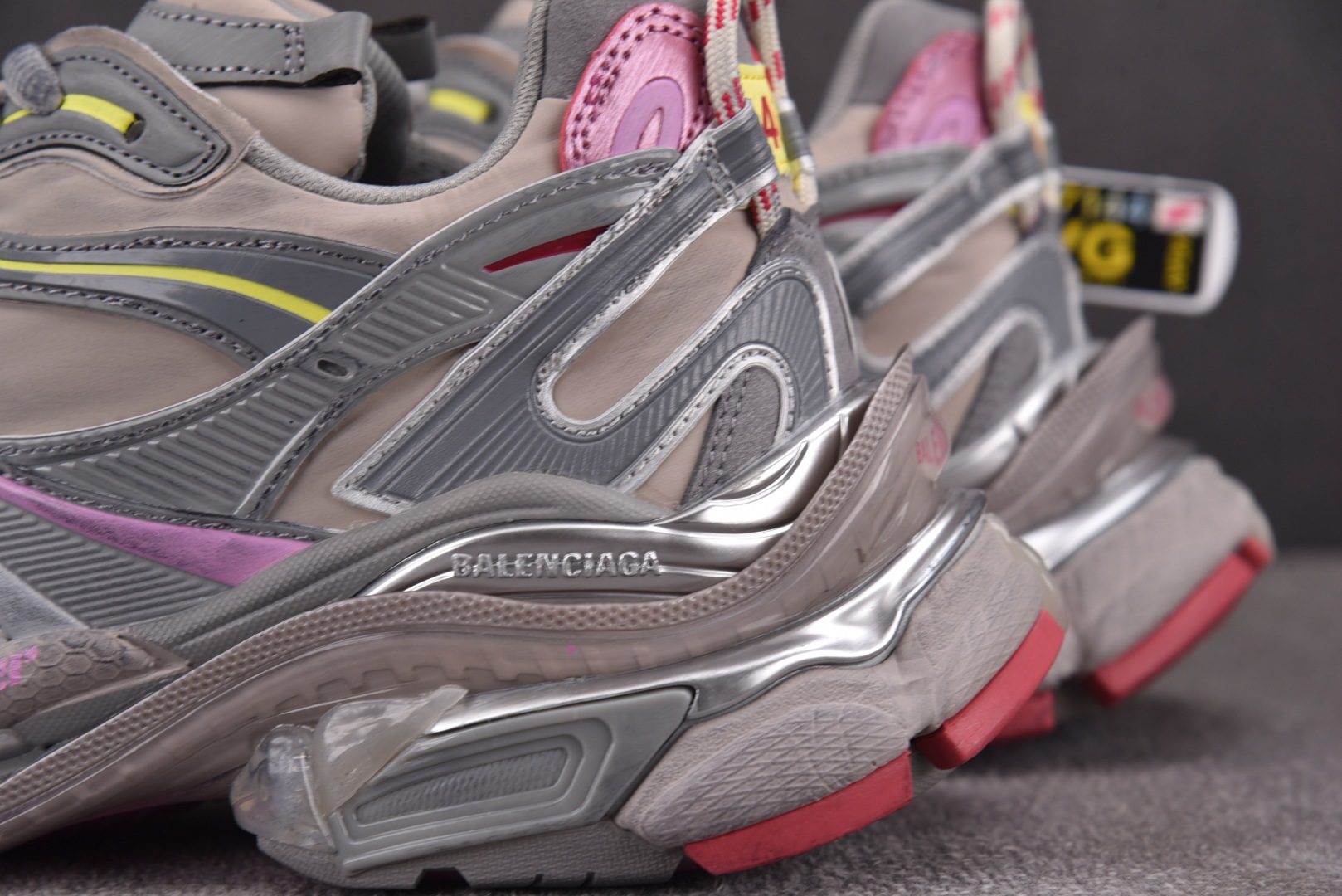 巴黎 尺码35-46

纯原出品-Balenciaga Runner.2 Nylon 巴黎世家8.0 老