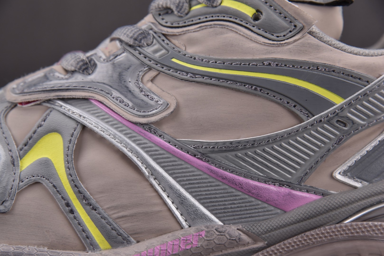 巴黎 尺码35-46

纯原出品-Balenciaga Runner.2 Nylon 巴黎世家8.0 老
